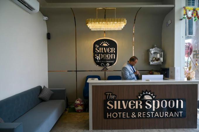 The Silver Spoon Hotel & Restaurant Būndi Dış mekan fotoğraf